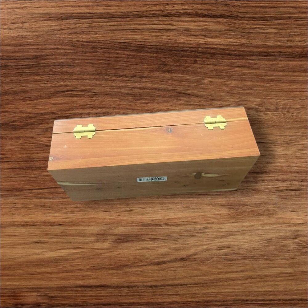 Beautiful Brown Wolves In The Moonlight Wooden Cedar Box - Picture 13 of 14